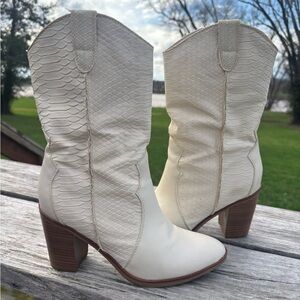 MIA Cream Heeled Western Boots Sz 7.5 Snakeskin Python Print Western Cowgirl